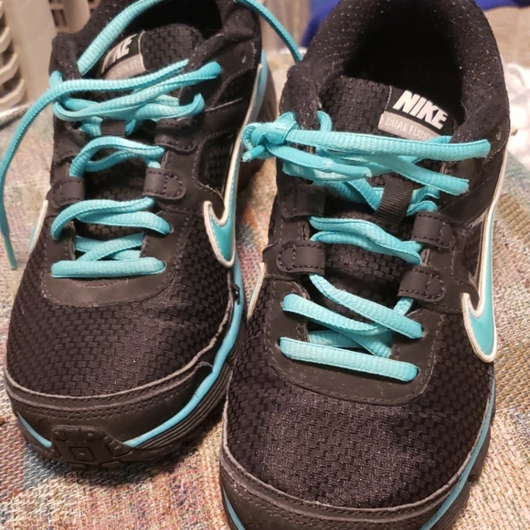 Nike Shoes - Nike sneakers